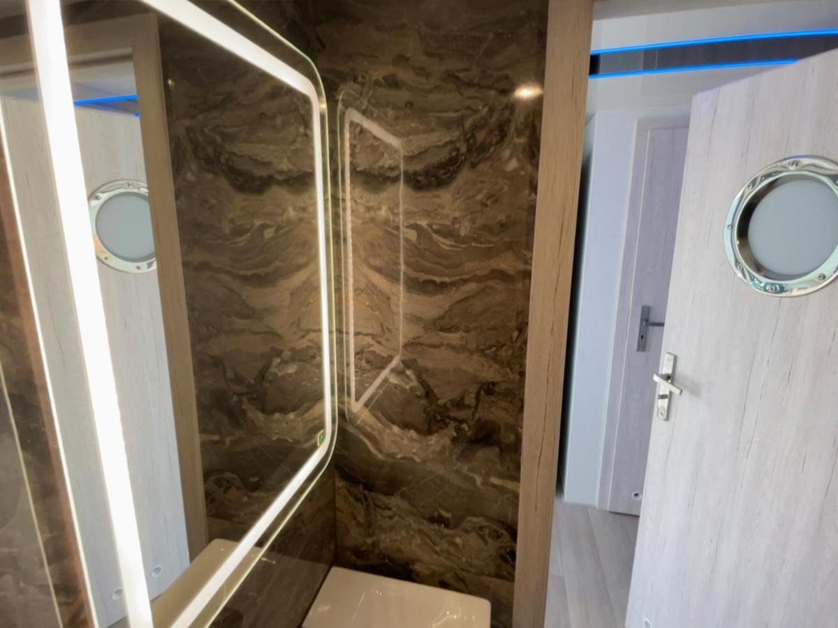 Boathousing - Apartament Na Wodzie, Dom Plywajacy, Lodz, Luksusowy Apartament Myślibórz المظهر الخارجي الصورة