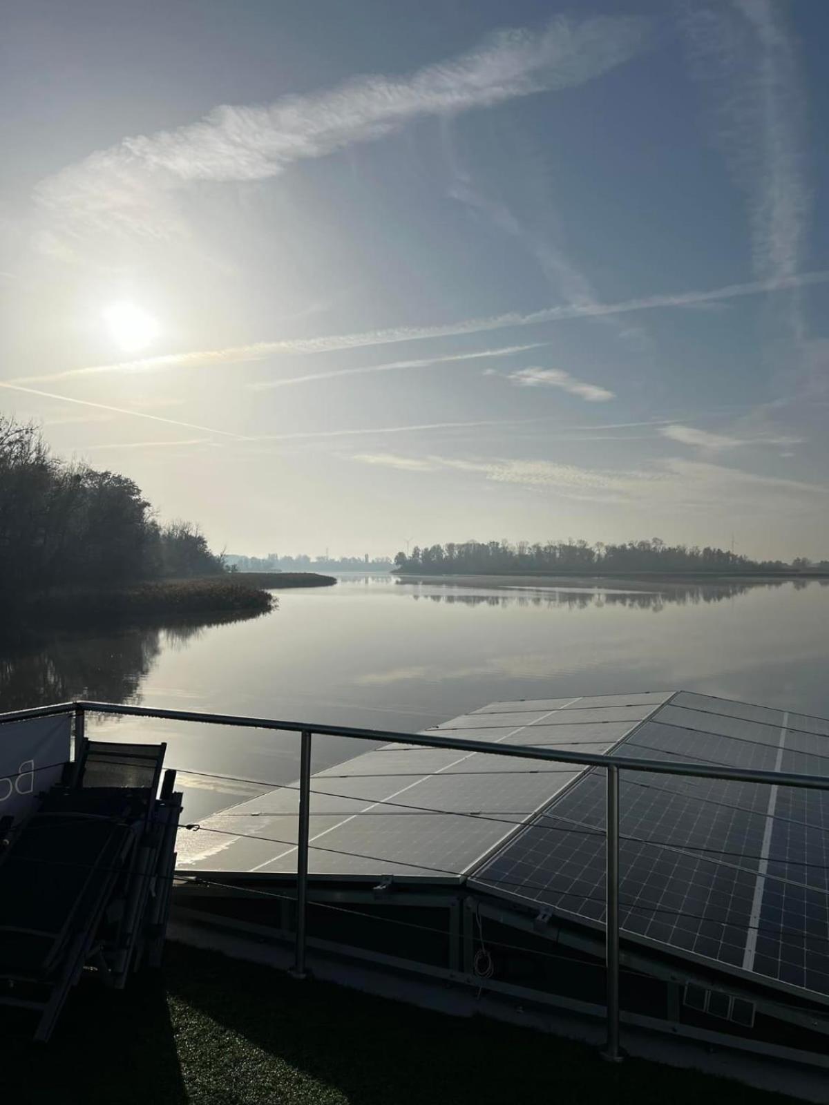 Boathousing - Apartament Na Wodzie, Dom Plywajacy, Lodz, Luksusowy Apartament Myślibórz المظهر الخارجي الصورة